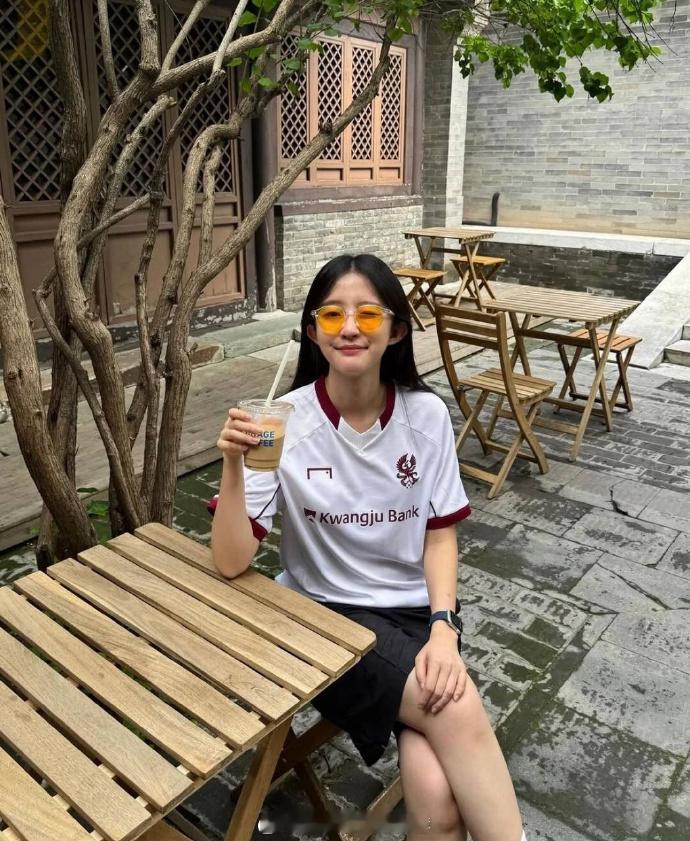 虽说上轮利物浦大胜西汉姆联，但是问题还是不少，看好利物浦能够连胜或者击穿的人不会