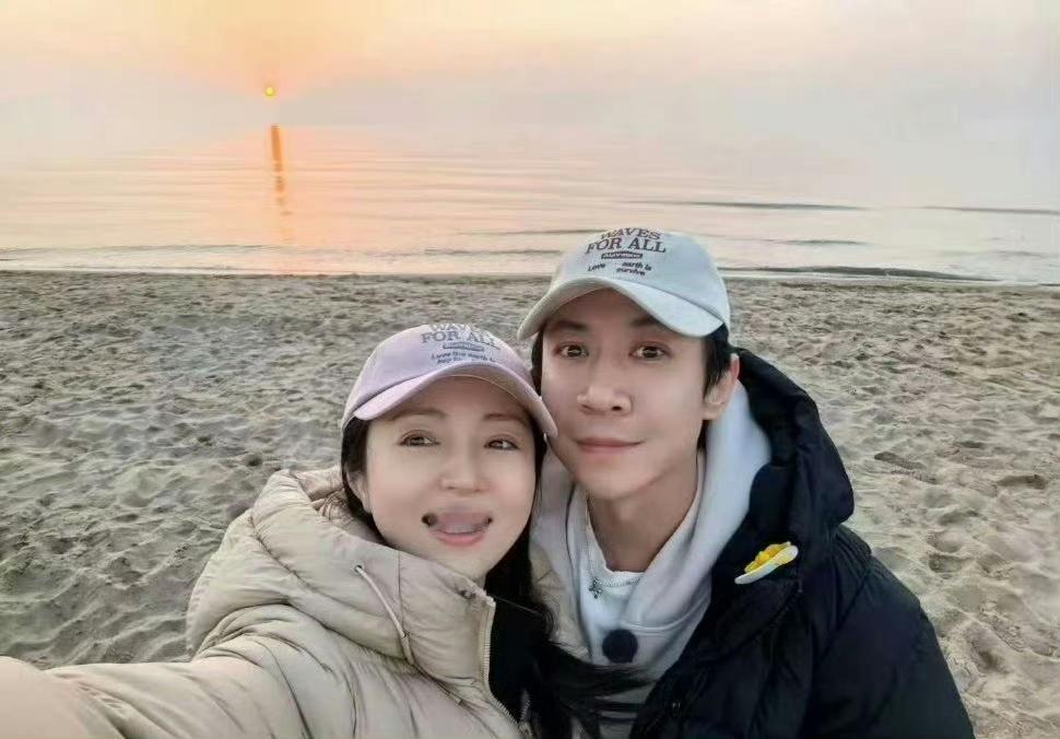 董璇和张维伊夫妻俩将登上芒果台中秋晚会表演，两人也是抓住风流量了，最近一起参加综