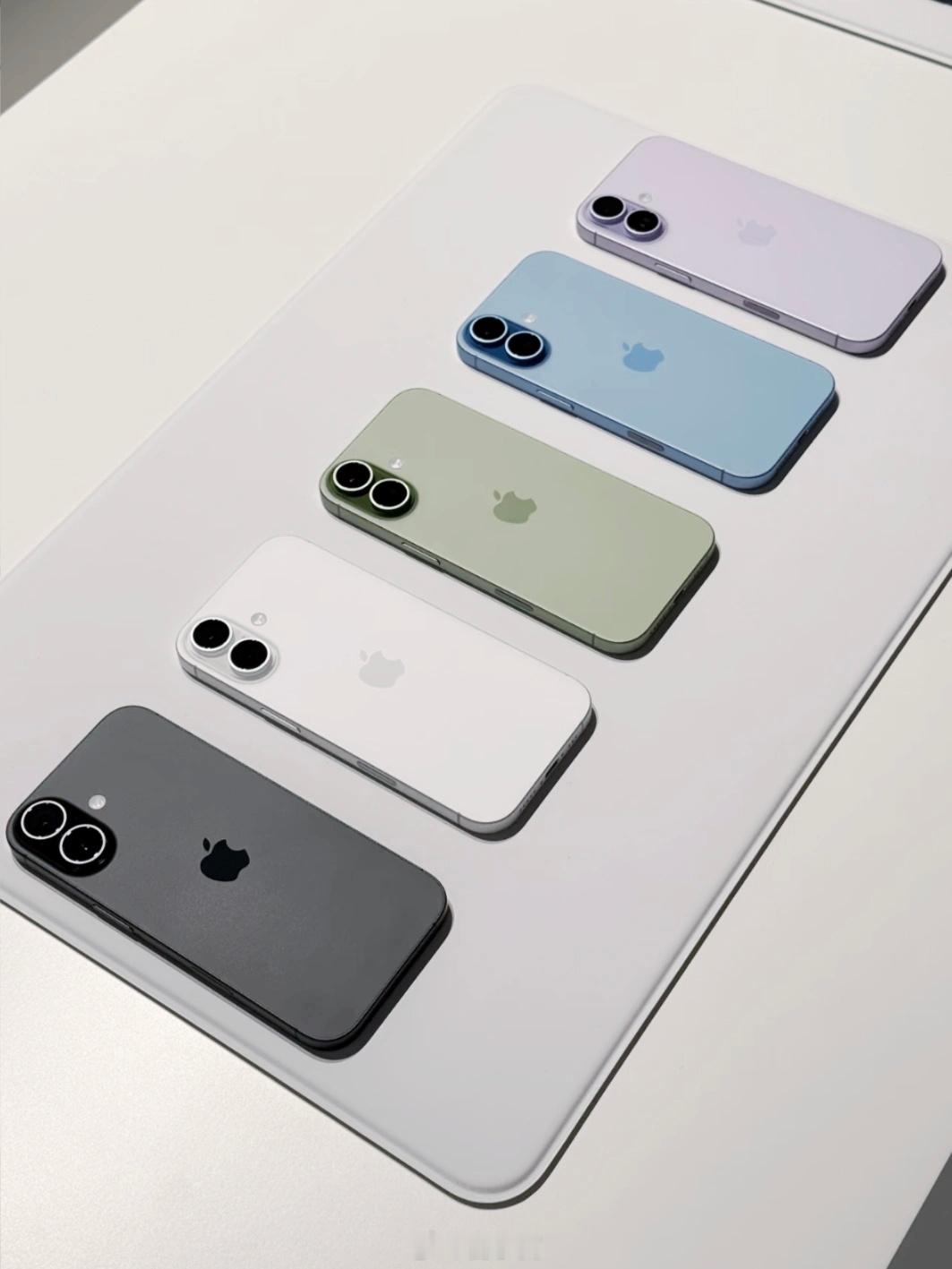 截至 2025 年 10 月 5 日，iPhone 17 系列在国内市场累计激活