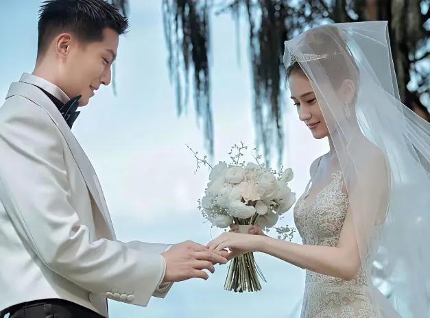 在这场婚姻中，窦骁实在太冤了！

1.为了给爱的人一个特别的婚礼，几乎付出了所有