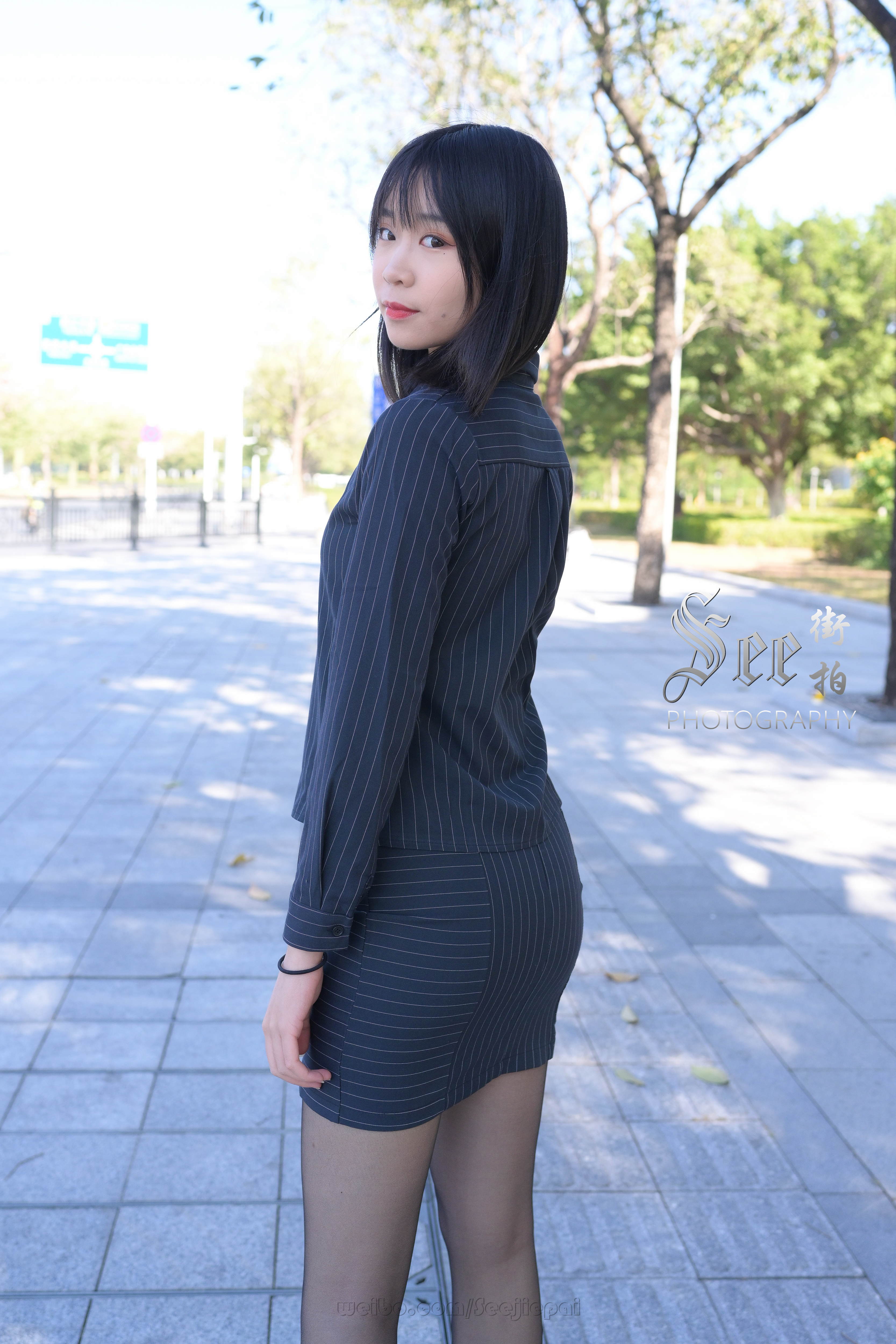 衬衫黑裙通勤风~~ ​​​