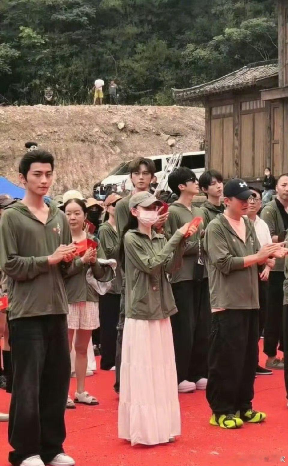 收集一波宋祖儿、陈鑫海表妹万福 开机路透 ​​​