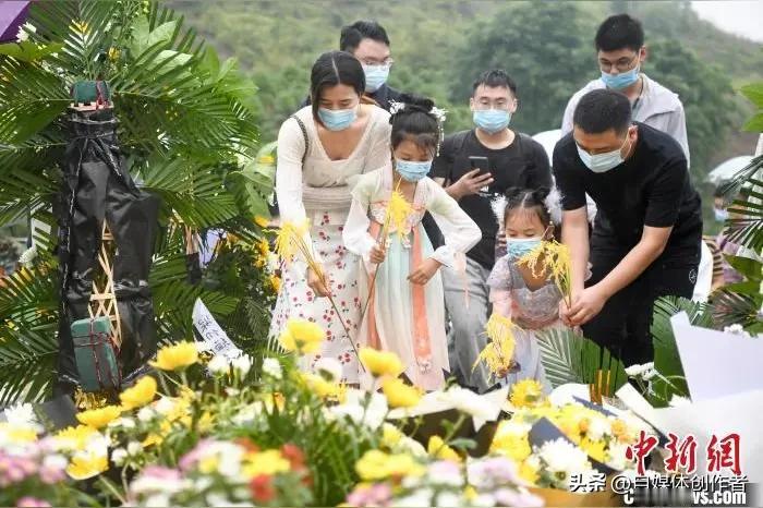 五年光阴未改深情，人间岁岁皆念袁公
 
又是一年清明般绵长哀思，袁隆平院士离开我