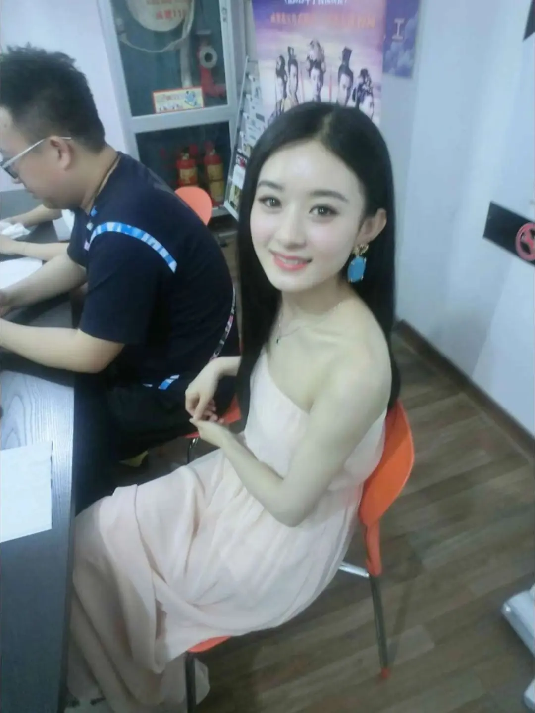 你的眼睛，比海辽阔。