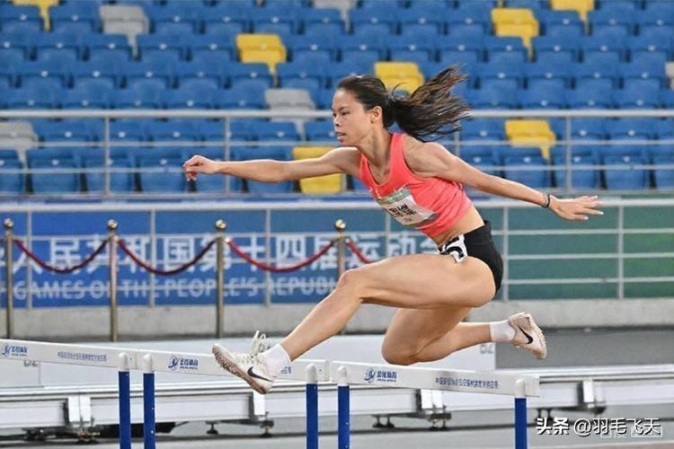 莫家蝶为什么要跑100米栏
莫家蝶是一名女子400米栏的优秀选手，54秒63是亚