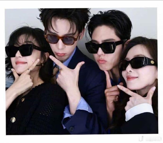 刘诗诗朴宝剑王安宇孙千合照刘诗诗朴宝剑王安宇孙千合影刘诗诗朴宝剑王安宇孙千合照，