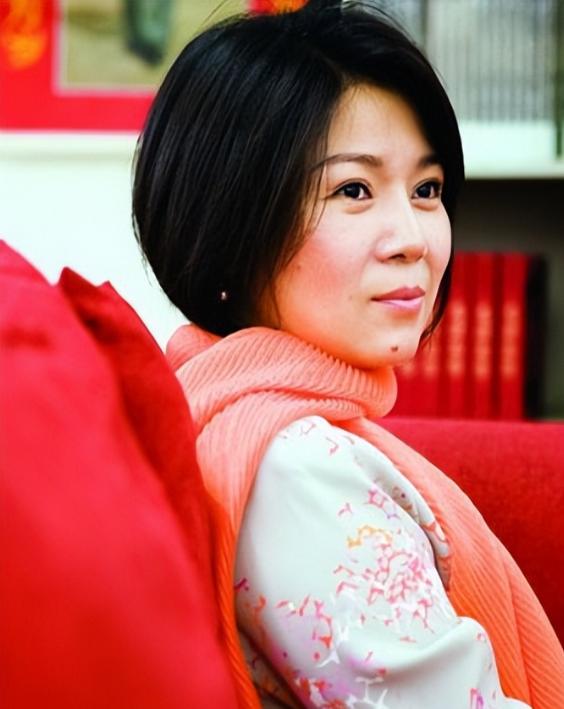 孔东梅：我生下来没多久，妈妈李敏把我的照片寄给外公，外公看到我的照片特别高兴，我