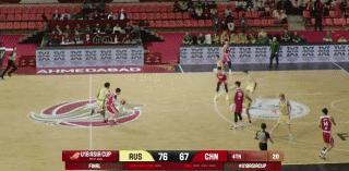 中国U18男篮小将张淳智真是太让人吃惊了！在今天中国U18迎战澳大利亚U18的比