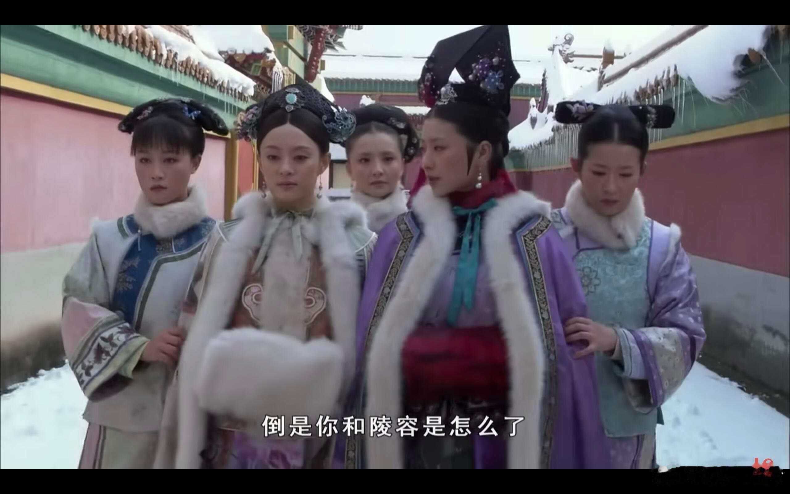 在《甄嬛传》第34集，甄嬛小产后靠“以色事人”“欲擒故纵”重获圣宠。安陵容想拉她