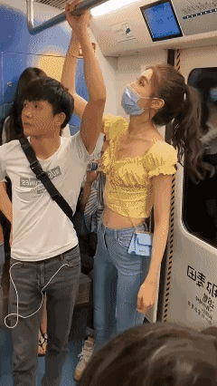 反应慢半拍……😅