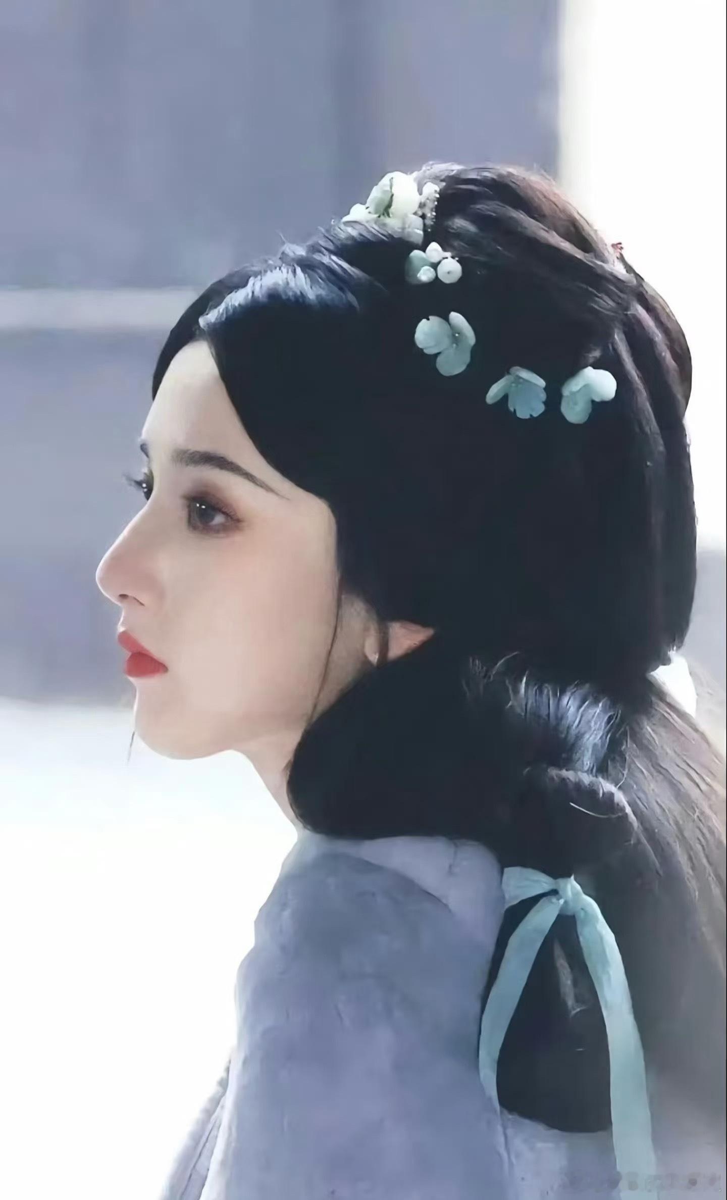 嗷嗷嗷，折腰真要空降播出了，🐧来了个出其不意，目前定的是明天中午12点播，可以