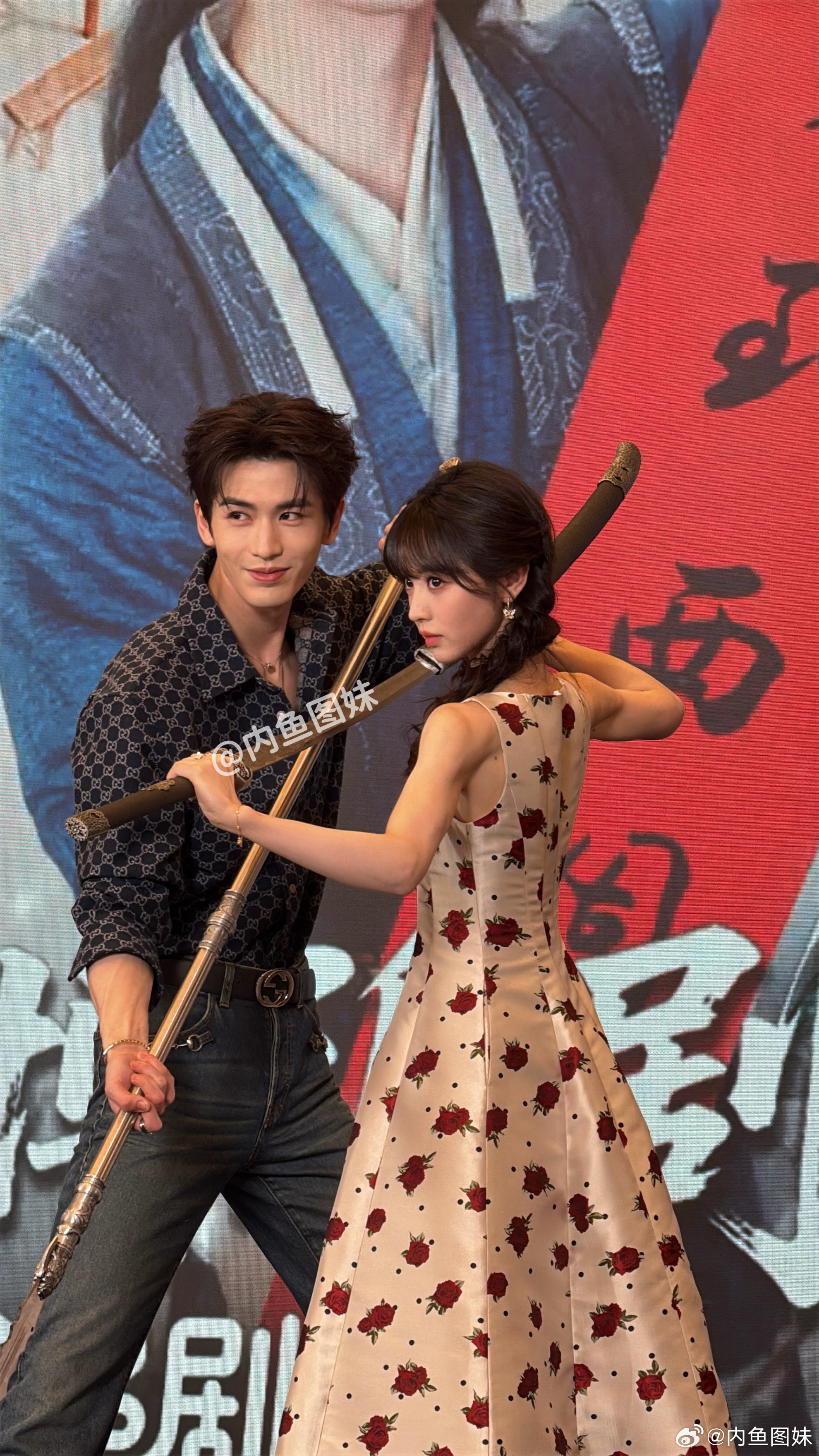 逐玉 主创见面会纯生图，两位的颜真是权威张凌赫田曦薇