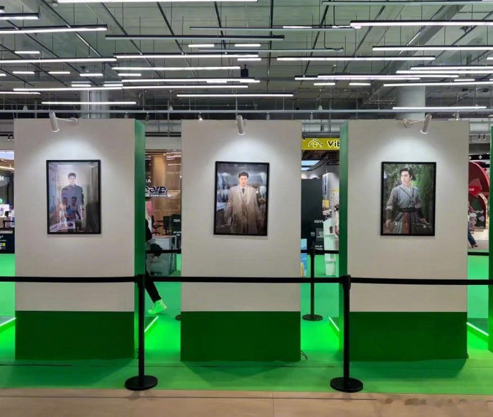 陈哲远泰国展排面 救命！陈哲远泰国展也太绝了！高清海报墙、珍贵戏服展示，处处都是