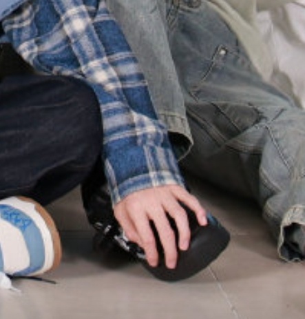 把你的小猪手撒开 