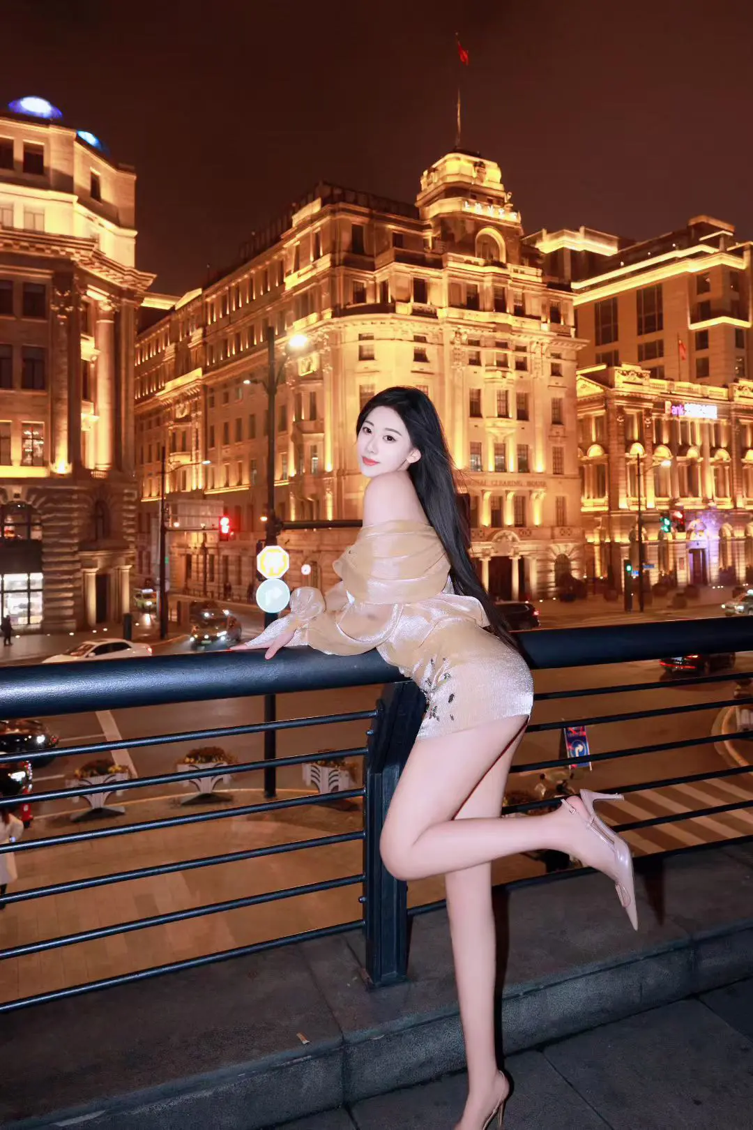 你嫉妒我干什么呀？你嫉妒那些比你稍微好一点的人，你说不定能超过他们。你...