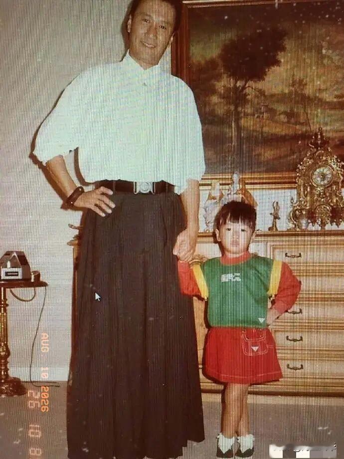 谢婷婷，引发热议。
8月10日，44岁的谢婷婷，冲上热搜，这一次，她再也忍不住，