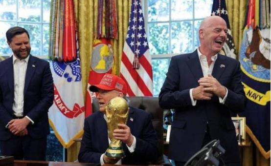 特朗普又出疯狂提议！想拉中国合办世界杯！这事真能成吗？难道说国足真能躺进世界杯吗