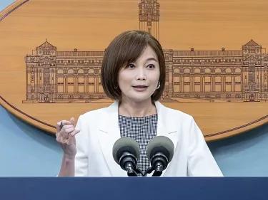 7月15日，中天新闻网报道:“赖清德将出访中南美洲，台官方未确认是否过境纽约和达