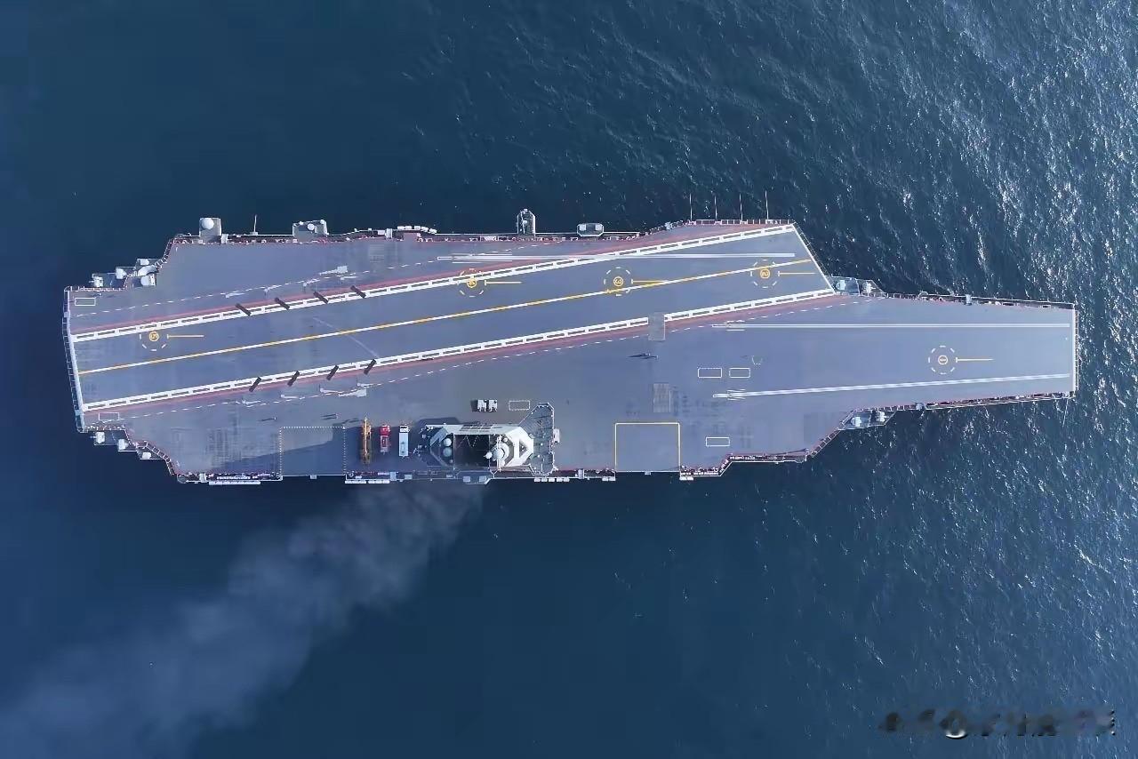 是我的胃口太大吗？刚看到广州舰艇开放日心头猛的一热，再一看瞬间失落了。
我以为会