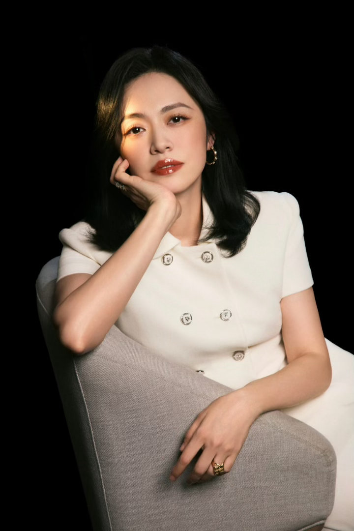 姚晨话剧非穷尽列举 距离《初步举证》在国内爆火才一年多，第二部就来了。说明这一类