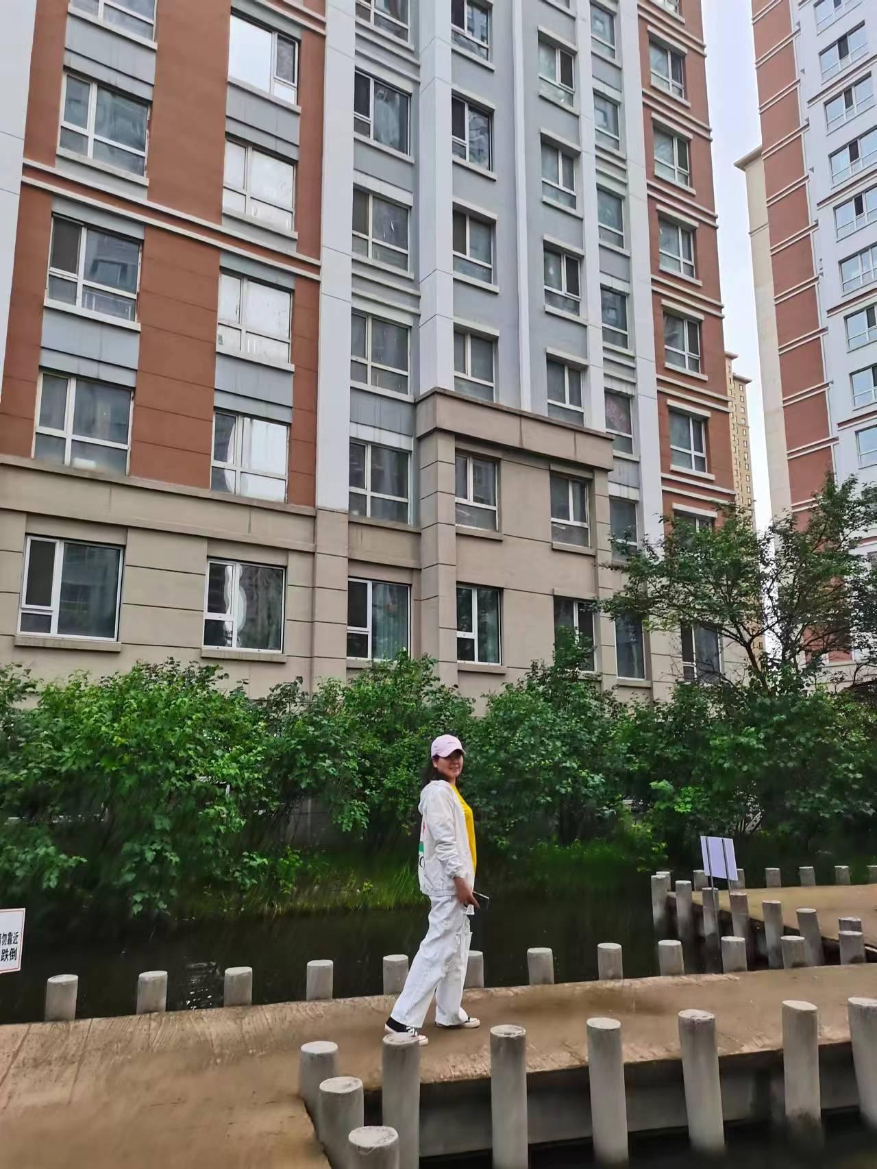 无论是面对感情变故、家庭突发状况，还是职场变动，稳定的经济能力都能让你拥有兜底的