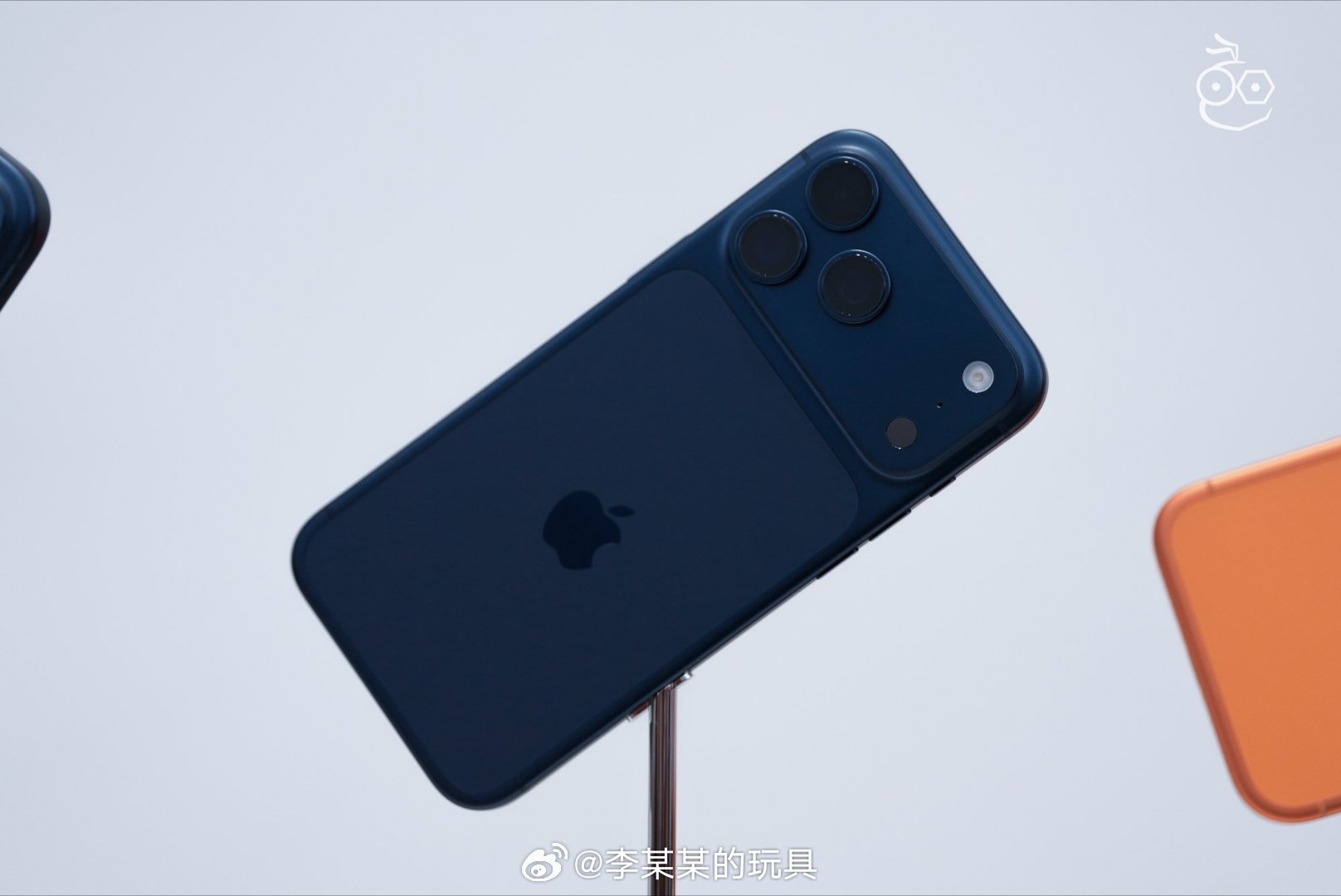 iPhone17Pro长得像充电宝今年iPhone17 Pro这个外观其实也还可