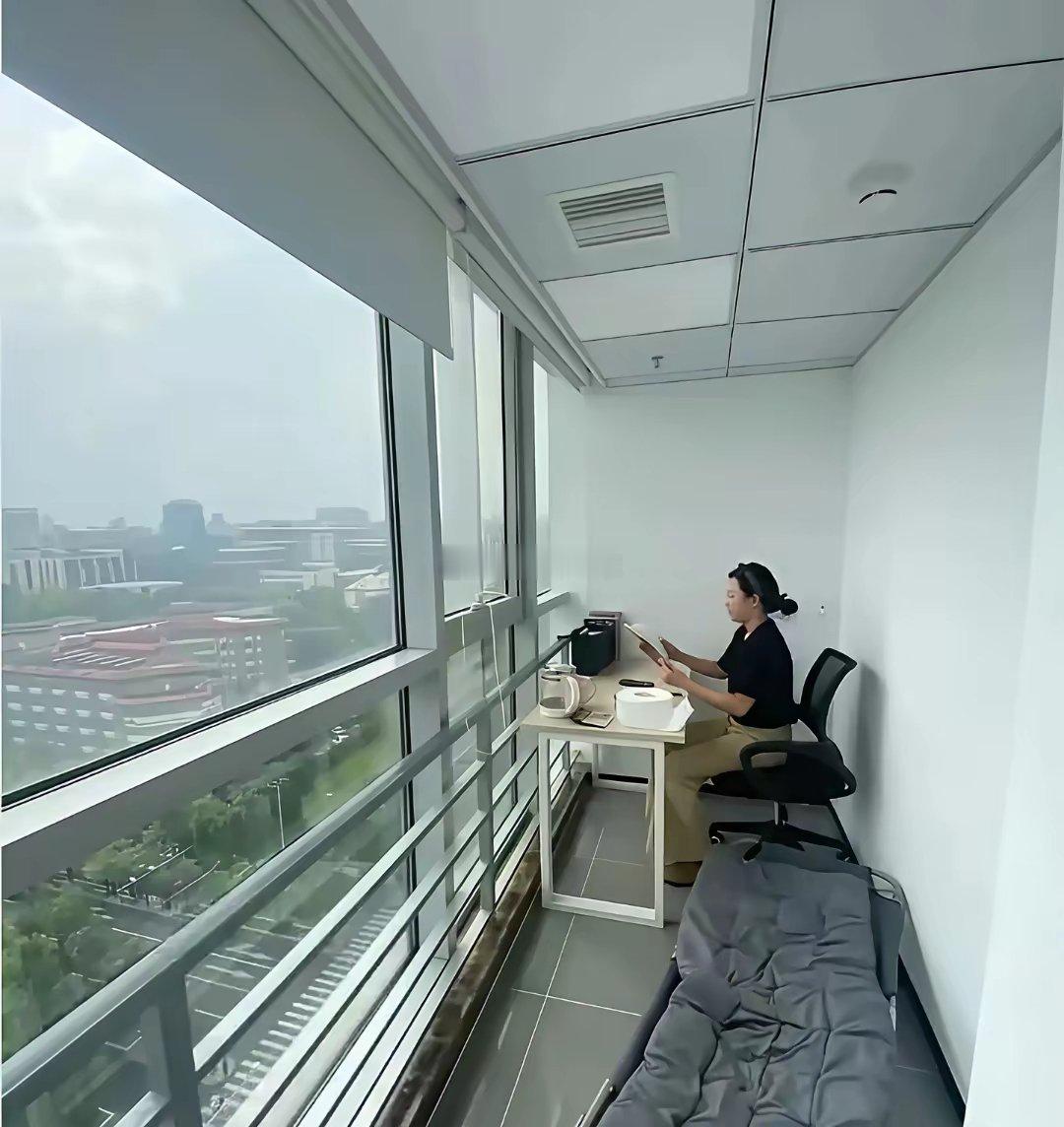 不得不说，这工作普通人都愿意吧？？ 