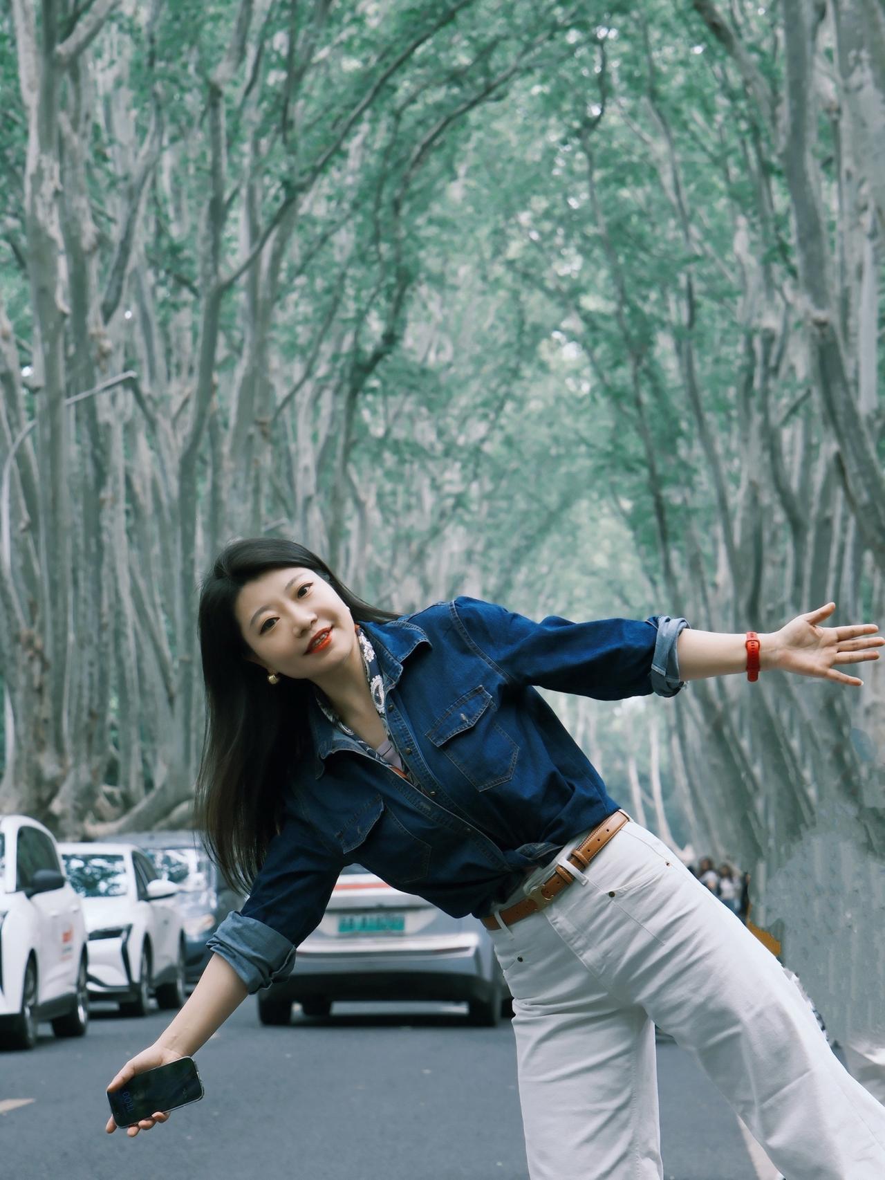 【南京·梧桐秘语】一场穿越时空的金陵私享之旅

🌿梧桐大道的春之记忆
南京的法
