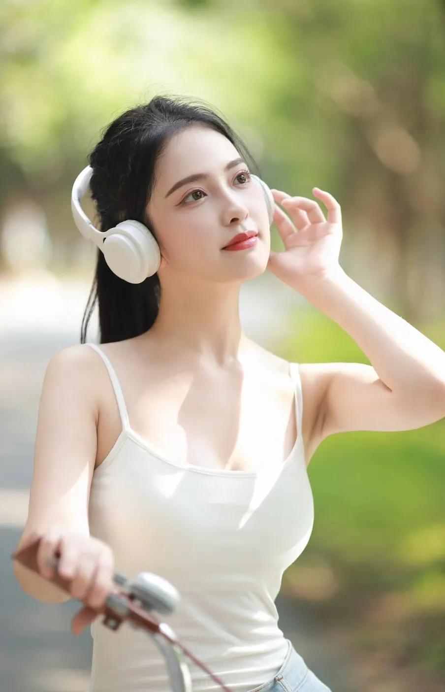 青春无敌，美丽动人。