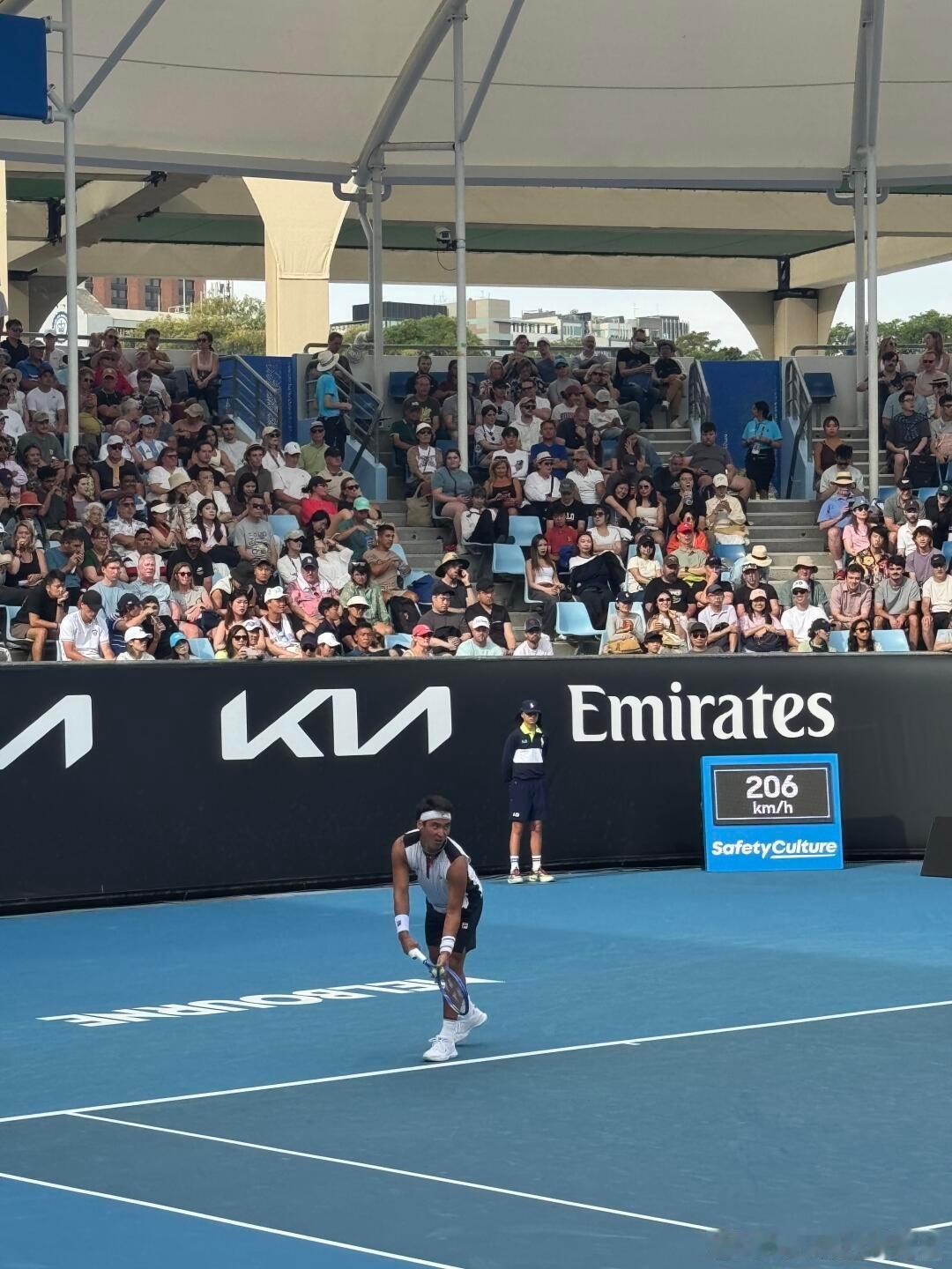 周天王助阵 布云朝克特能否雄起周杰伦又来现场观战了，这次是布云朝克特的比赛；可能