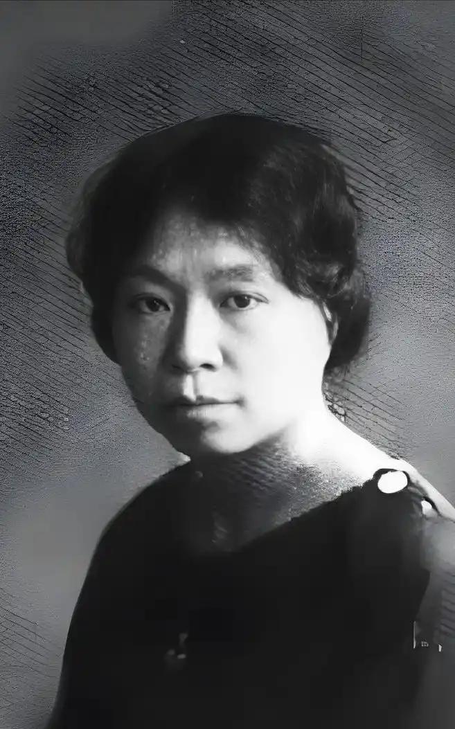 1949年上海解放后，宋庆龄曾向毛主席求情，希望对一人网开一面，宽大处理，毛主席