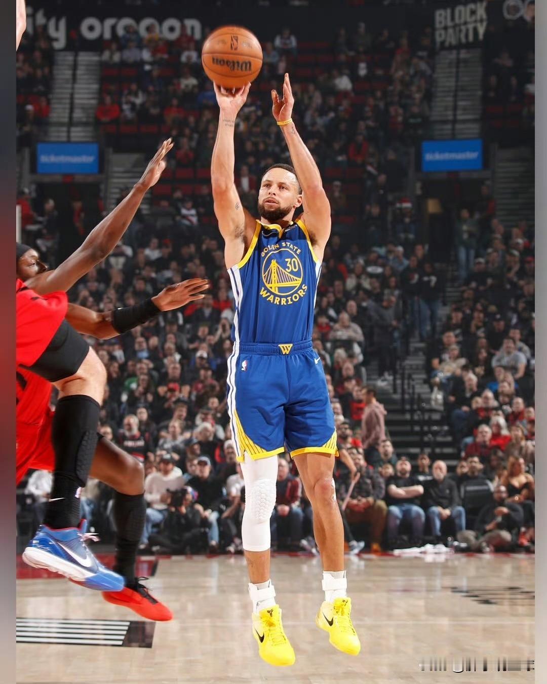 库里有哪些能力是NBA顶级的库里的投篮天赋是与生俱来的，这个是后天无法练出来的！