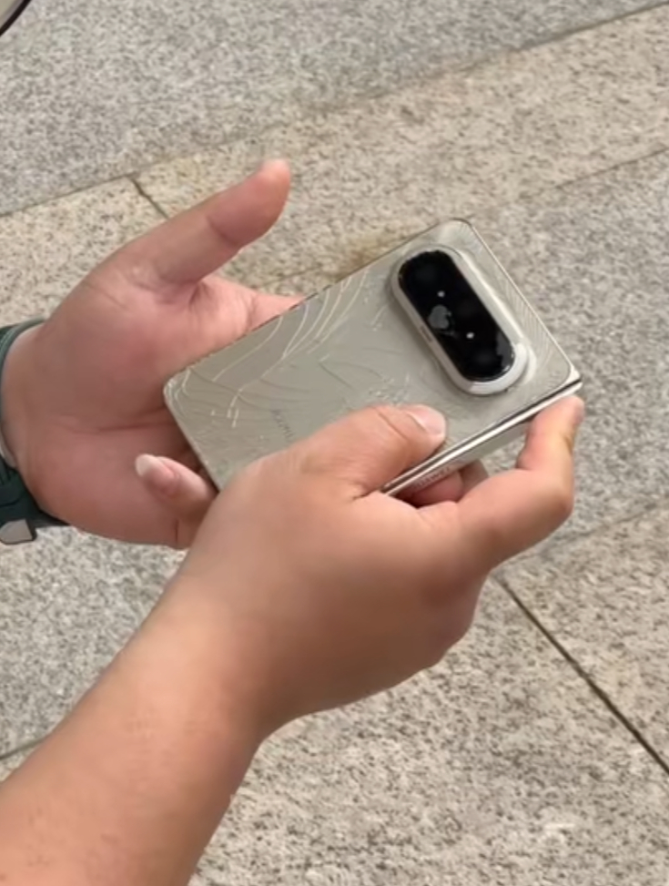 哦豁，风吹鸡蛋壳，财去人安乐。华为puraxmax上手