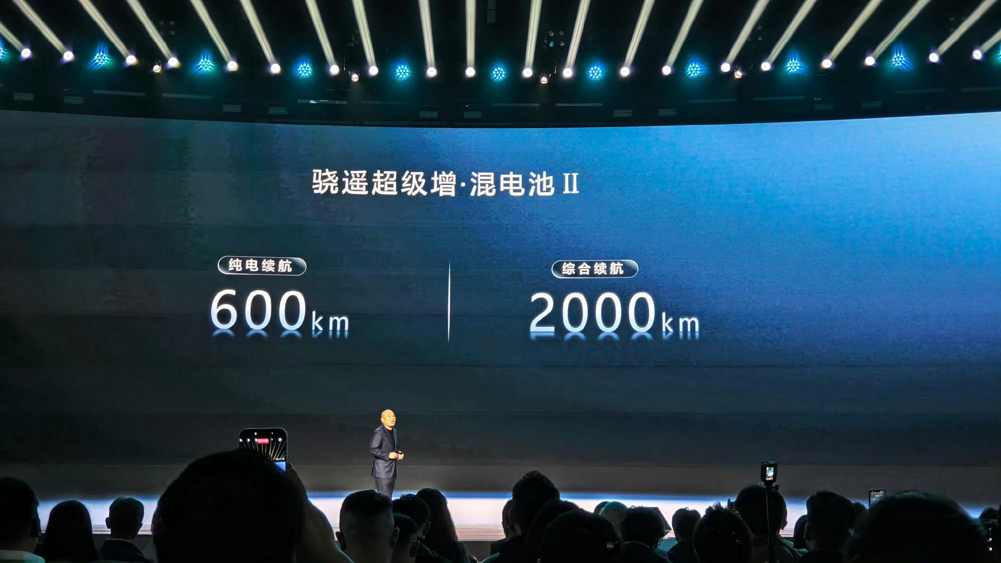 汽车电池这一块，还得看宁王！宁德时代电池，补能网络全面升级。第三代神行超充电池，