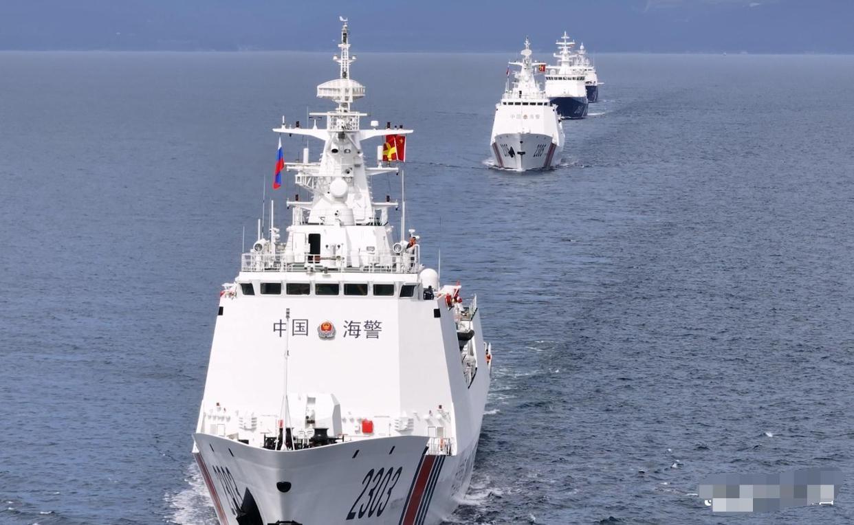 面对日本及菲律宾在我国海域的企图，台民进党当局竟然附和，让两岸民众无比伤心和愤怒
