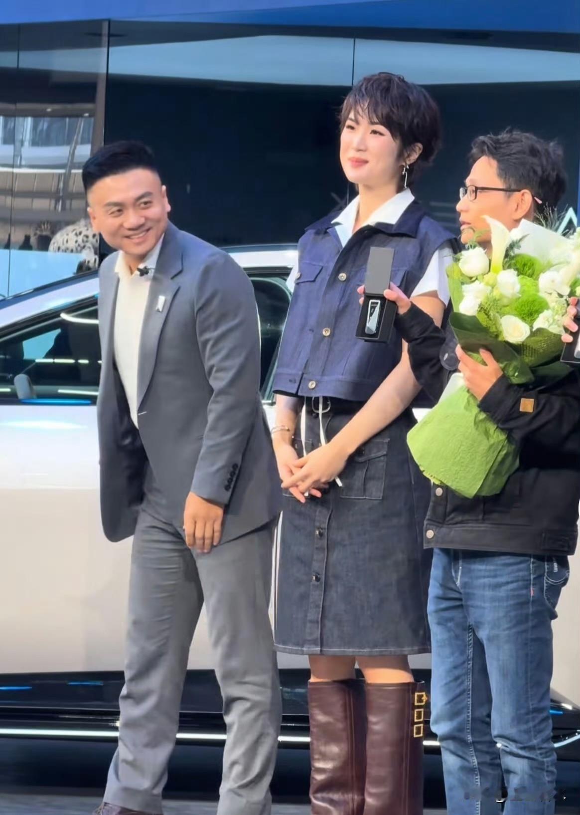 我总算明白华为员工集体选择阿维塔了！
这款车不仅符合他们通勤的需求
还保持着