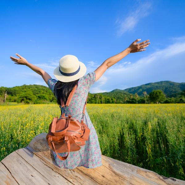 做事要脚踏实地，而不要好高骛远