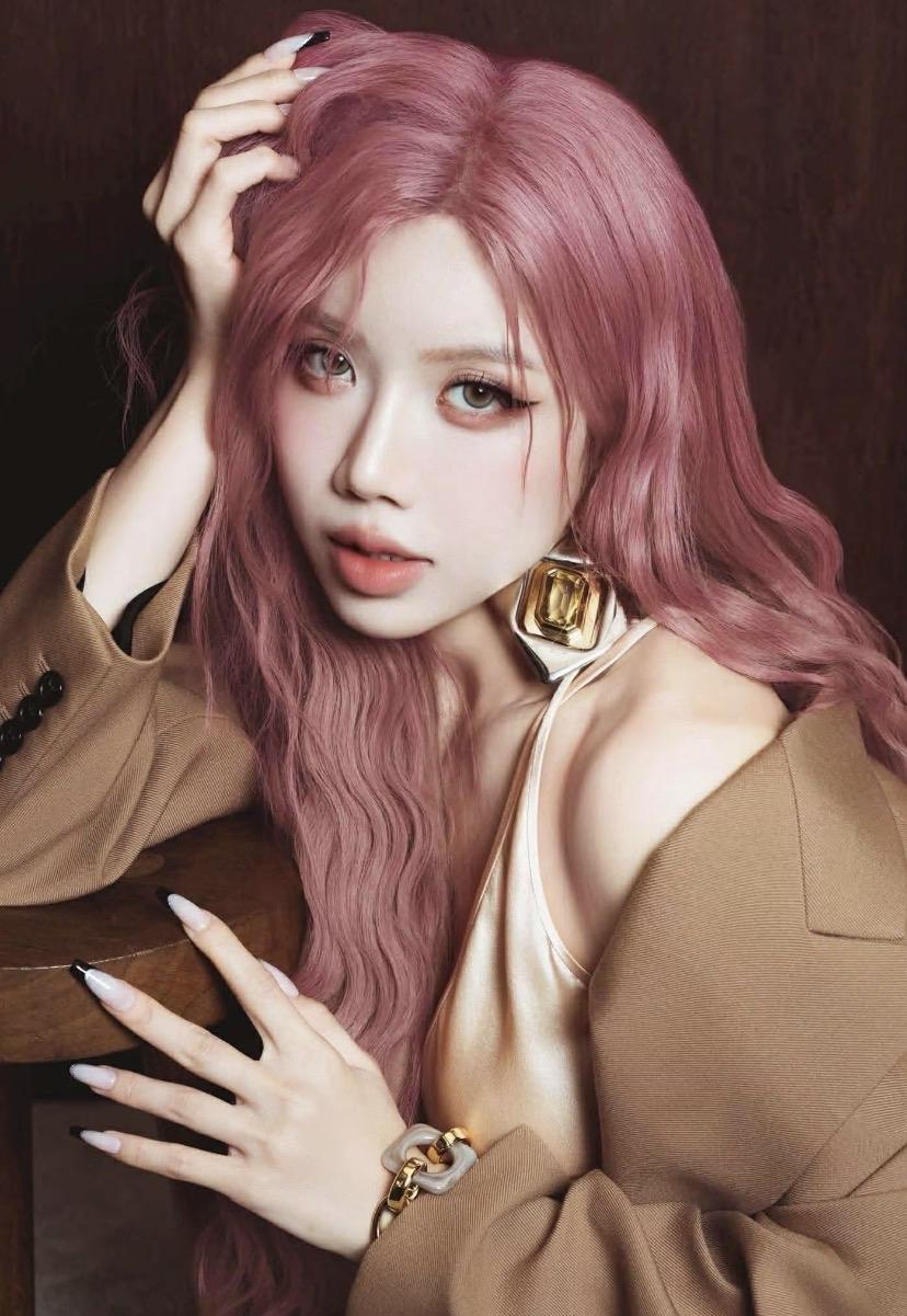 官宣阵容，
个人感觉会比去年有看点。
还有越南版乘风的冠军加入。
一共33位姐姐