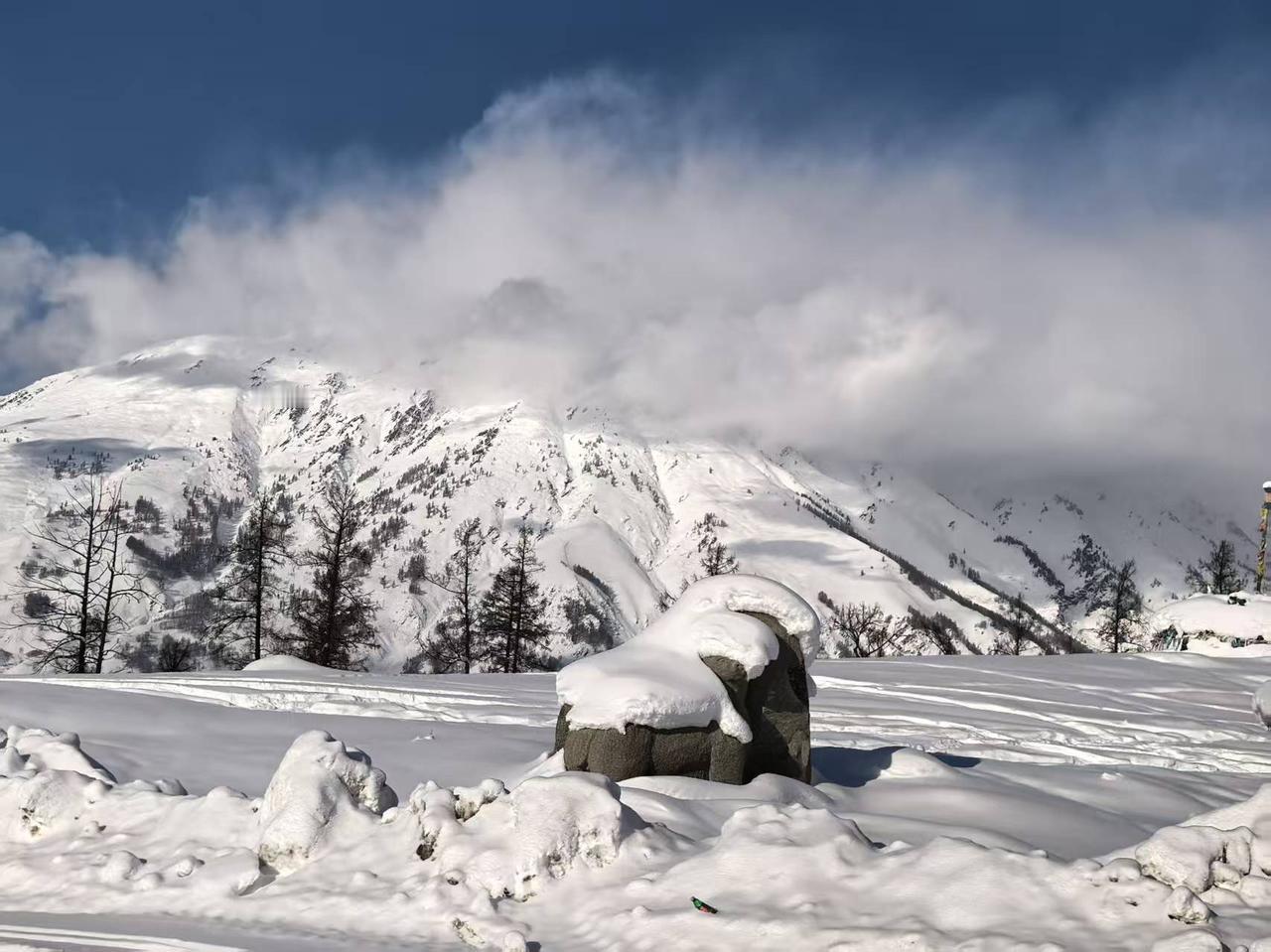 冬日生活打卡季美丽雪都阿勒泰带你进入神秘之地、梦幻世界！
