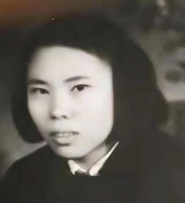 黄公略唯一的骨血，由彭德怀亲自抚养长大的黄岁新，后来怎么样了？
 
这个问题的背