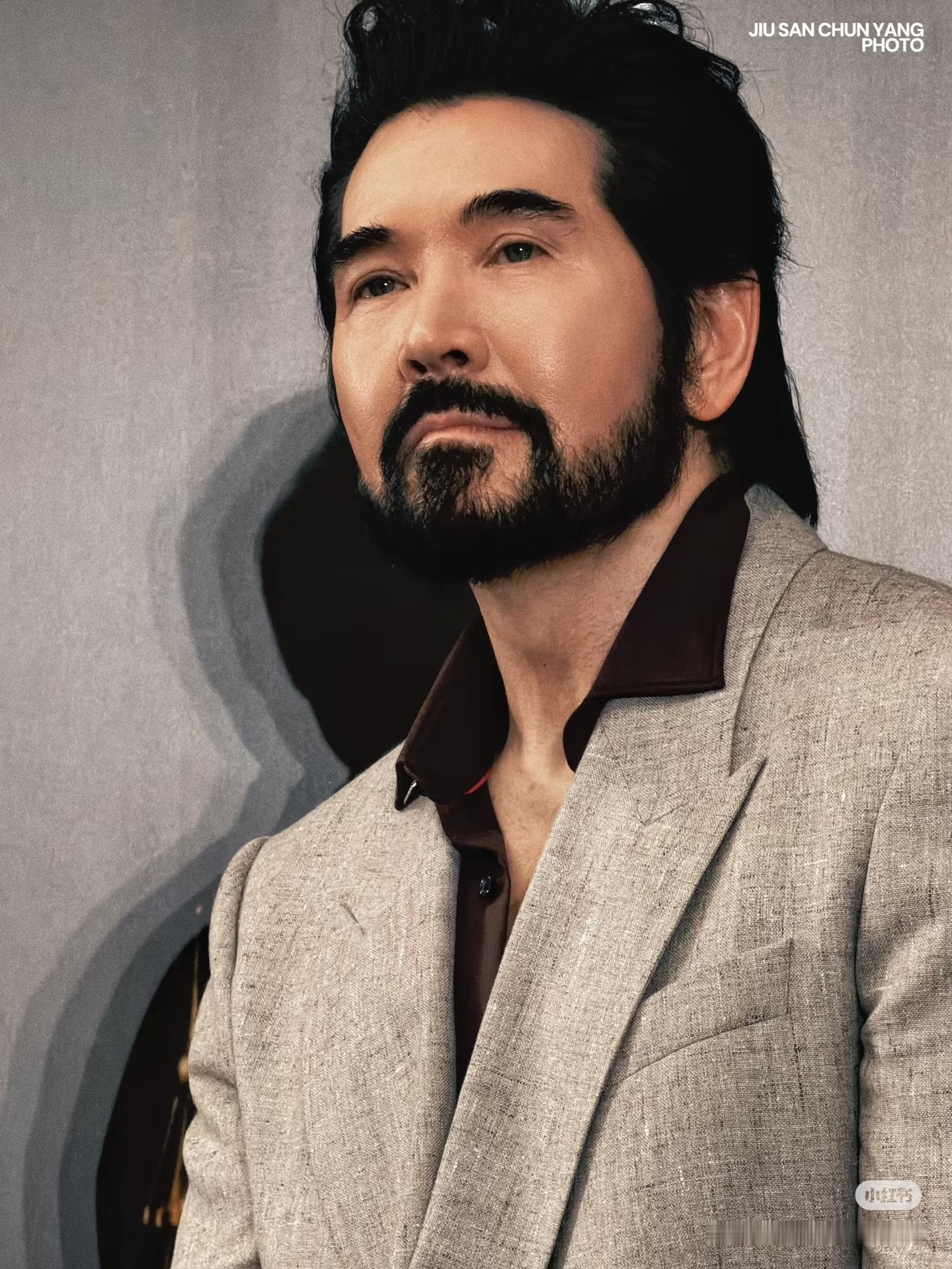 费翔回应AI代替自己演戏费翔说自己大把年龄了很谨慎一直挺喜欢费翔的，不老男神啊。