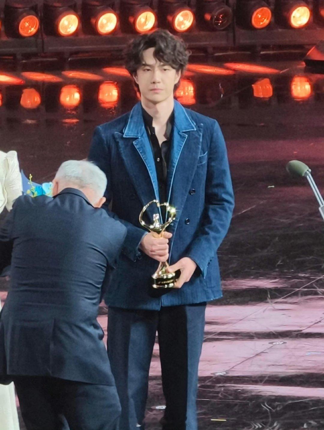 这趟旅程王一博非常开心“这趟旅程我非常开心，希望大家也开心” 