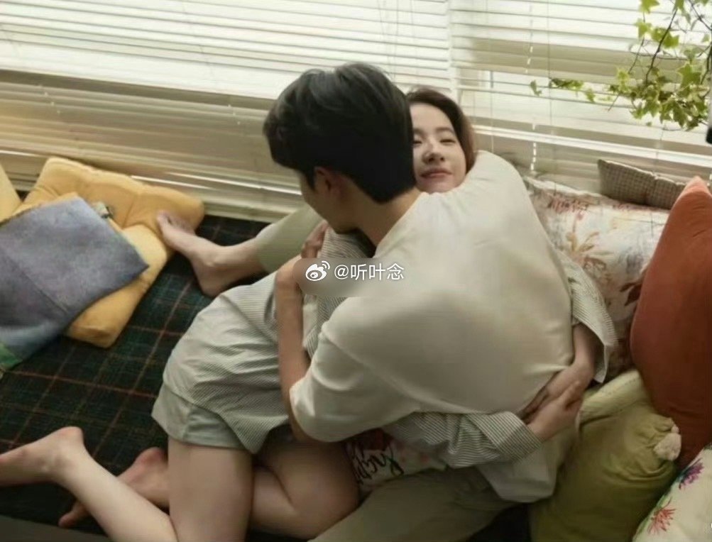 第一次知道抱枕在电视剧里的作用这么大 ​​​