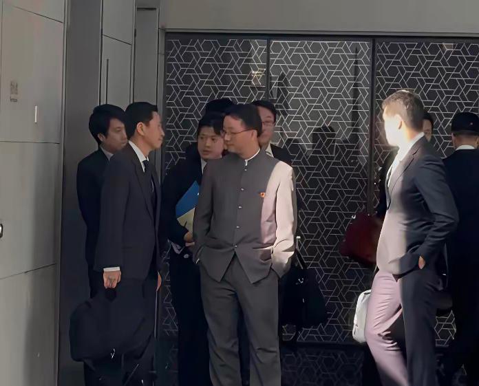 日本很沮丧
刚刚，高市早苗派出奔赴中国出访的外务省亚洲大洋洲局局长金井正彰结束了