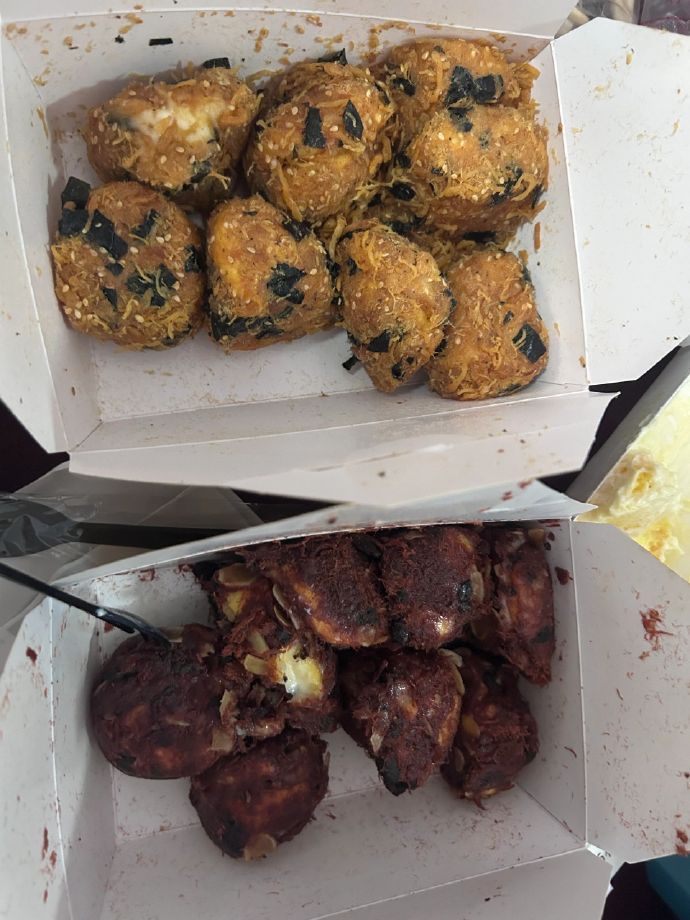 救命吃了十八个鲍师傅肉松小贝 