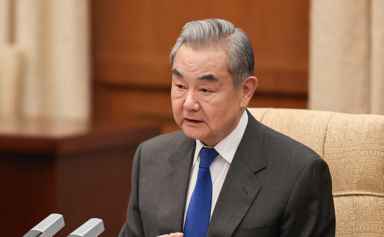 巴拿马不等了，急着喊话中方
美国死死拿捏拉美后院施压，巴拿马却当众硬刚台当局，承