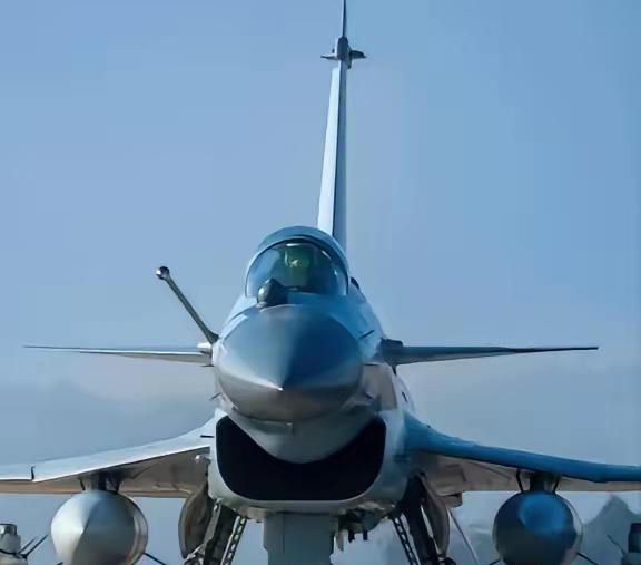 埃及不买了，印尼不买了，泰国也不买了，可那边歼-10CE在巴基斯坦手里飞得正欢，