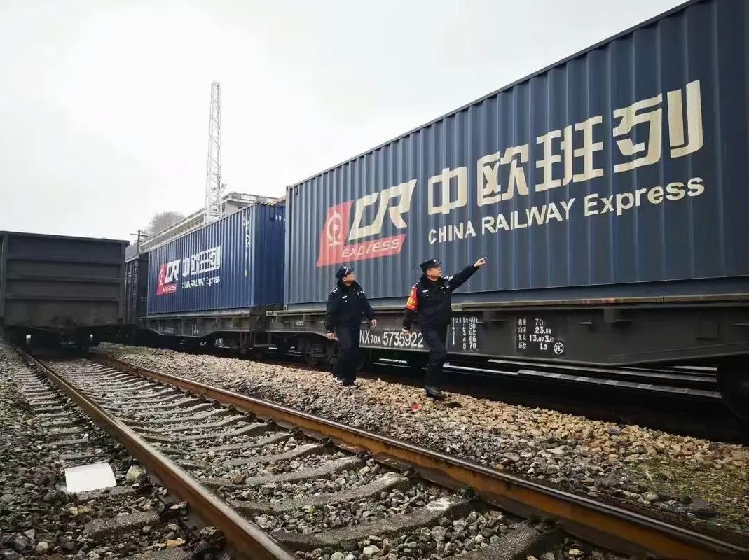 [下雨]美国也算是把中欧班列，变成了“第二个乌克兰”了？通过唆使波兰关闭通道，美