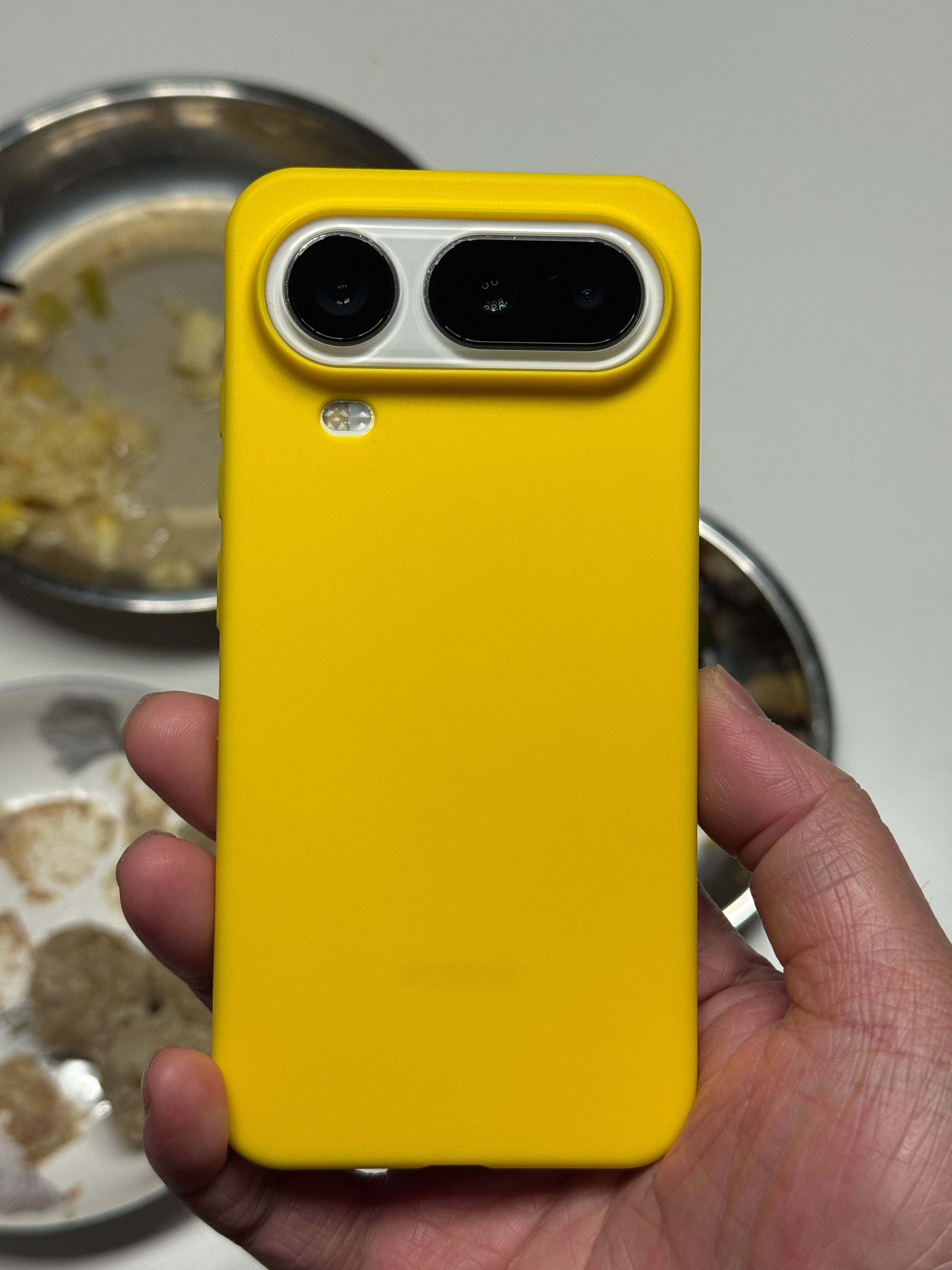 荣耀 Magic8 Pro Air 的见峰1:1卖了两百张了啦 超薄壳销量也挺稳