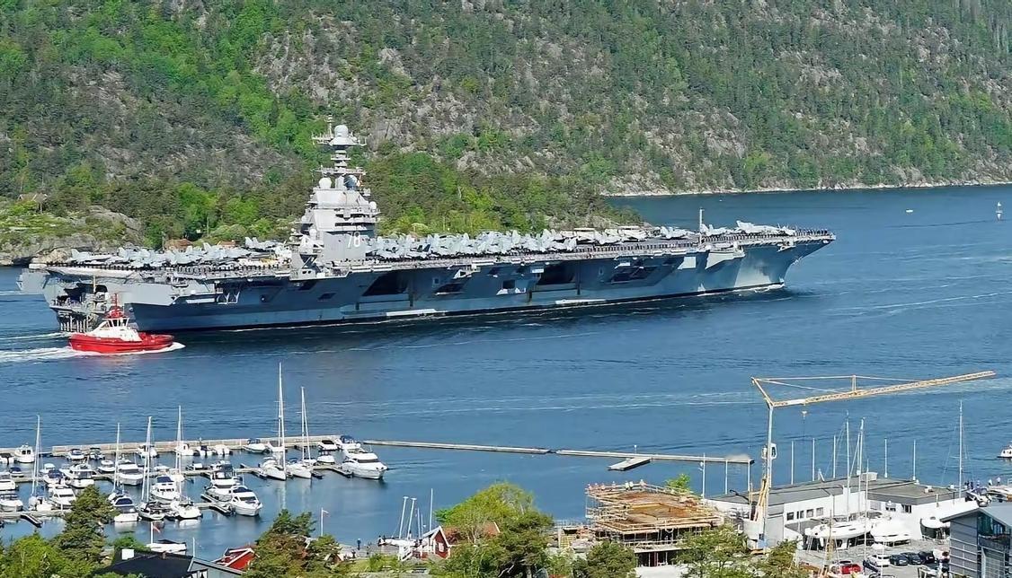 美军最新航母“福特”号出航伊朗之前，发生了让人难以置信的马桶大面积堵塞问题。
